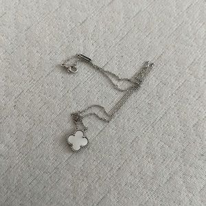 Clover Mother of Pearl Necklace